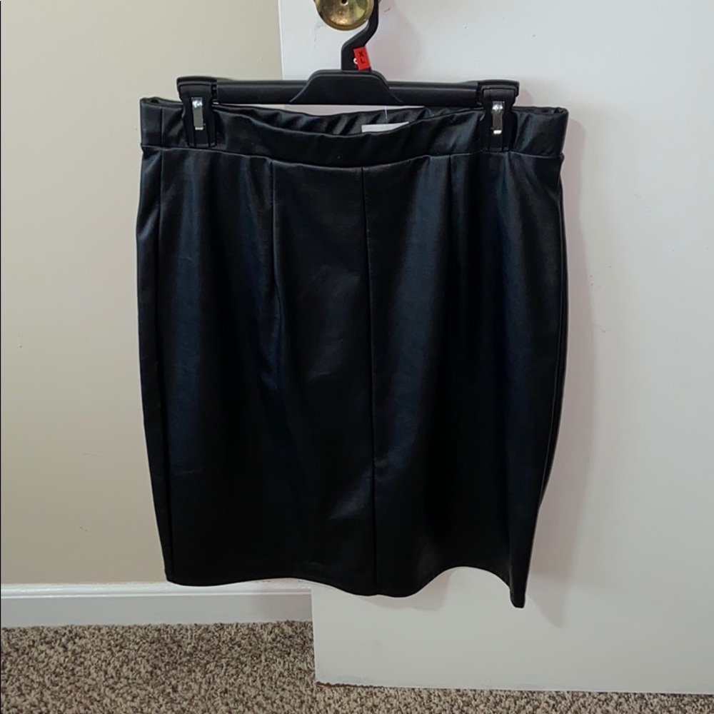 Black leather pencil skirt!